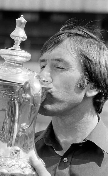 Tottenham Hotspur manager Keith Burkinshaw kisses the FA Cup. 15th May 1981