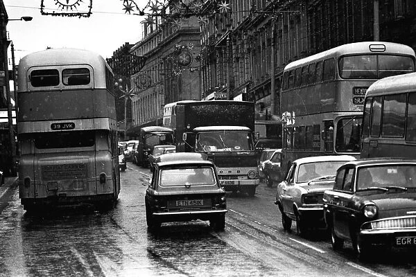Traffic struggles against the snow on Grainger Street, Newcastle 23 November 1971