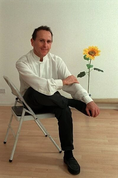 Wayne Sleep  /  Dancer  /  Actor September 98 At home relaxing sitting on chair