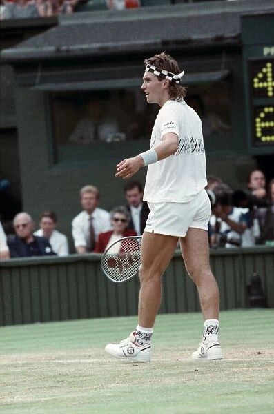 Wimbledon Tennis. Pat Cash. June 1988 88-3488-024