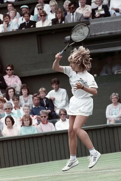 Wimbledon Tennis. Staffi Graf. June 1988 88-3396-028