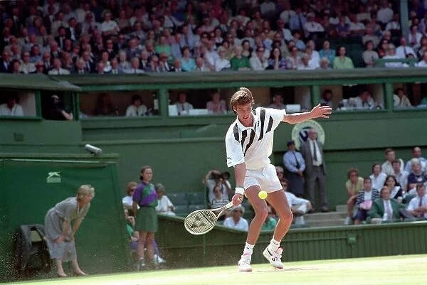Wimbledon Tennis. Stefan Edberg v. Michael Stich. July 1991 91-4275-107