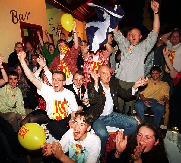 Yes Yes supporters joy and celebrations September 1997 as first result is announced in