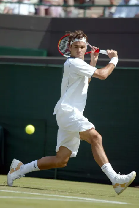 Framed Print : Roger Federer Print - Wimbledon 2005 Framed Print : Roger Federer Print - Wimbledon 2005