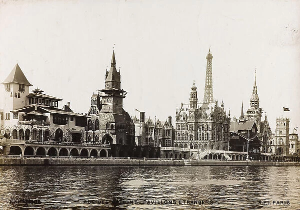 1900 Paris World's Fair, view of the 'Rue des Nations' (Avenue of Nations)