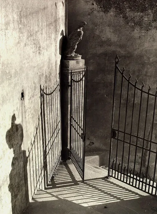 Framed Print : Gate Italy. Date of Photograph:1950 ca Framed Print : Gate Italy. Date of Photograph:1950 ca