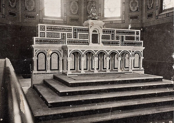 Altar of the Cathedral of Reggio Calabria, by Concesso Barca (1877-1968)