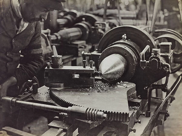 Fabbrica Italiana Proiettili: worker in a war industry