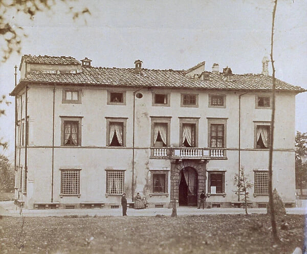 Facade of a country villa in the surroundings of Pescia (Italy)