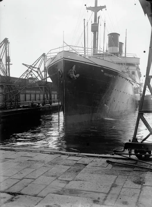 Framed Print : Ship in the port of Trieste