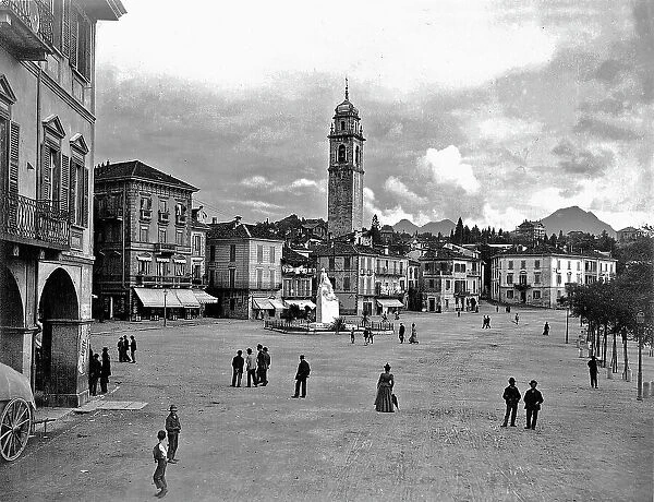 The Square of Garibaldi or of the market at Pallanza on Lake Maggiore