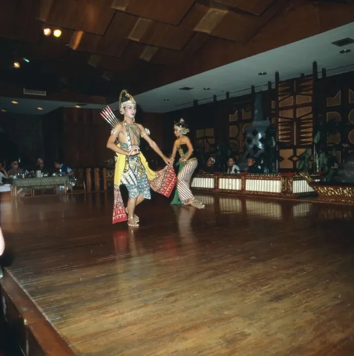 Framed Print : Java / Indonesien Print: Ramayana Ballet Performance in Yogyakarta, 1980s Framed Print : Java / Indonesien Print: Ramayana Ballet Performance in Yogyakarta, 1980s
