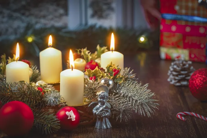 Framed Print : Advent Wreath Print: Fourth Advent, Christmas Decoration Framed Print : Advent Wreath Print: Fourth Advent, Christmas Decoration