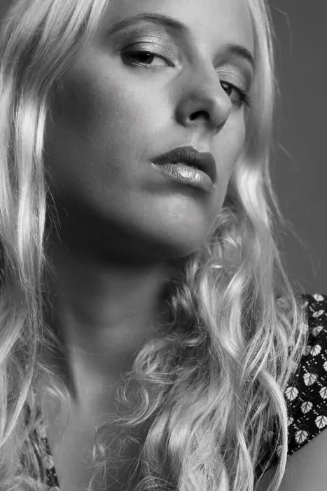 Framed Print : Beautiful Blond Model Studio Print Framed Print : Beautiful Blond Model Studio Print