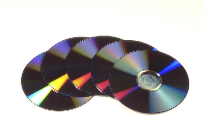 Framed Print : Blank DVDs / CDs Print from imageBROKER Framed Print : Blank DVDs / CDs Print from imageBROKER