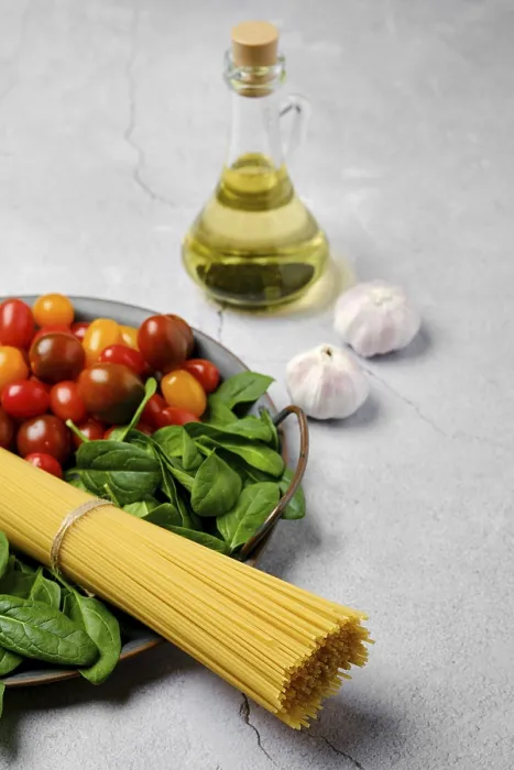 Framed Print : Raw Spaghetti with Spinach, Tomato and Olive Oil Print Framed Print : Raw Spaghetti with Spinach, Tomato and Olive Oil Print