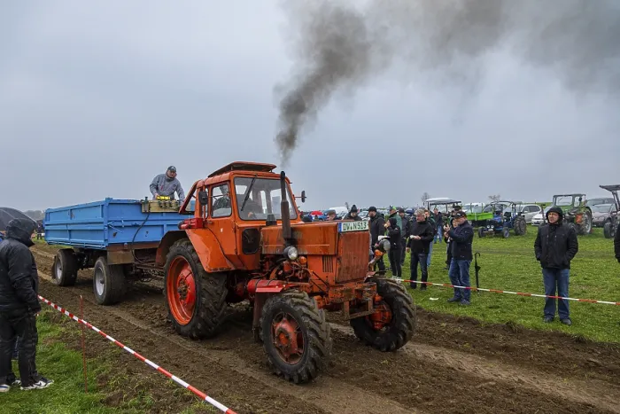 Framed Print : Tractor Pulling Print - Tractor Pulling Action Framed Print : Tractor Pulling Print - Tractor Pulling Action