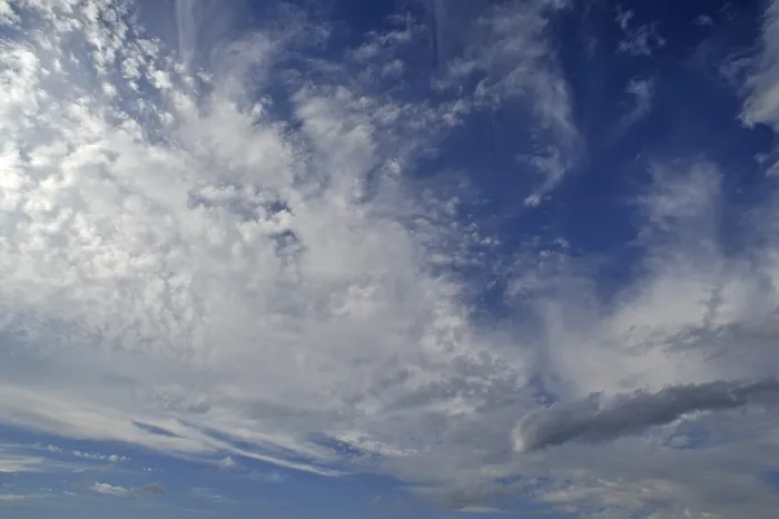 Framed Print : Cirrus Clouds Print - High-Level Cloud Formation Framed Print : Cirrus Clouds Print - High-Level Cloud Formation