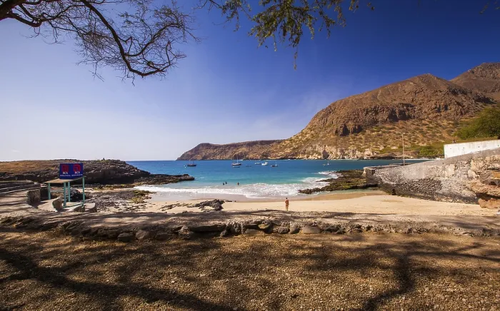 Framed Print : Clear Blue Bay Print by ImageBROKER Framed Print : Clear Blue Bay Print by ImageBROKER