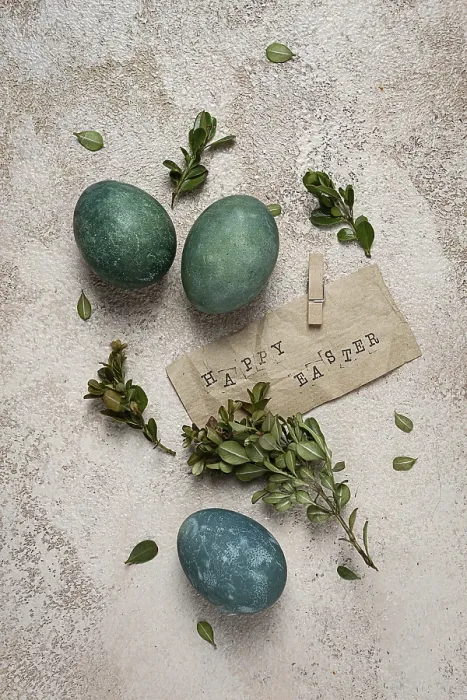 Framed Print : Retro Easter Eggs Print with Boxwood and Green Staples Framed Print : Retro Easter Eggs Print with Boxwood and Green Staples