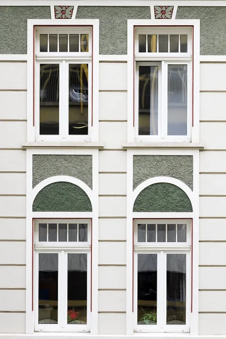 Framed Print : Fenster Fenster Print by imageBROKER