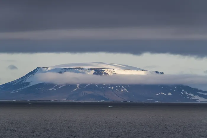 Framed Print : Flat Table Mountains Covered with Ice Print, Franz Josef Land Archipelago Framed Print : Flat Table Mountains Covered with Ice Print, Franz Josef Land Archipelago