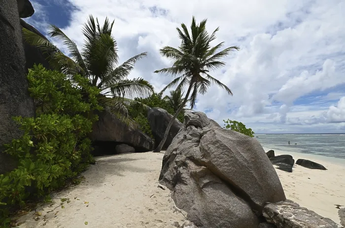 Framed Print : Granite Rocks Print on Anse Source dArgent Beach, La Digue Framed Print : Granite Rocks Print on Anse Source dArgent Beach, La Digue