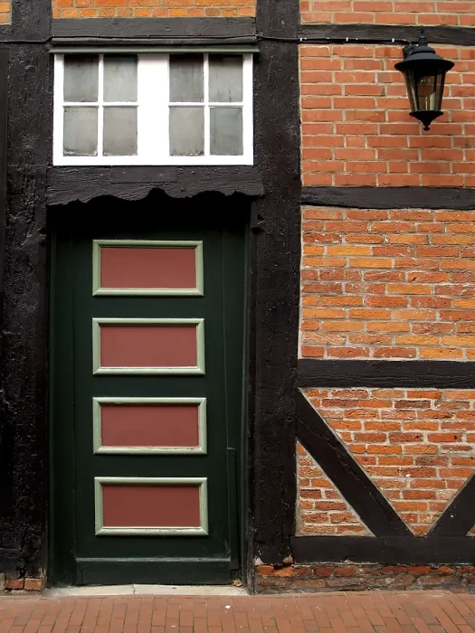 Framed Print : Half-timbered Door in Stade Print