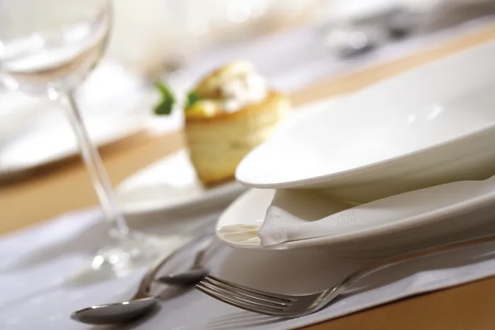 Framed Print : Laid Table Print from imageBROKER Framed Print : Laid Table Print from imageBROKER