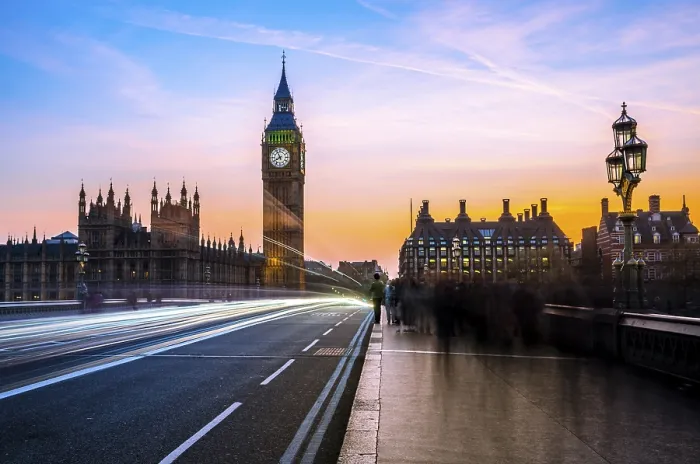 Framed Print : Light Trails in front of Big Ben Print, London Evening Framed Print : Light Trails in front of Big Ben Print, London Evening