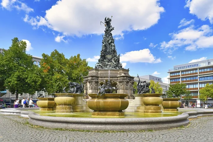 Framed Print : Mannheim, Germany Print: Grupello Pyramid in Paradeplatz Square Framed Print : Mannheim, Germany Print: Grupello Pyramid in Paradeplatz Square