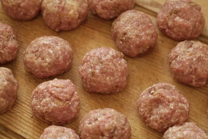 Framed Print : Meatballs Print from ImageBROKER Framed Print : Meatballs Print from ImageBROKER