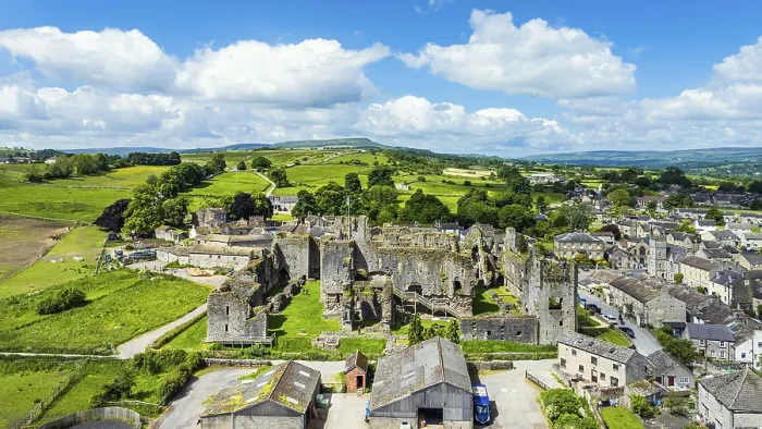 Framed Print : Middleham Castle Print from a Drone, North Yorkshire, England Framed Print : Middleham Castle Print from a Drone, North Yorkshire, England