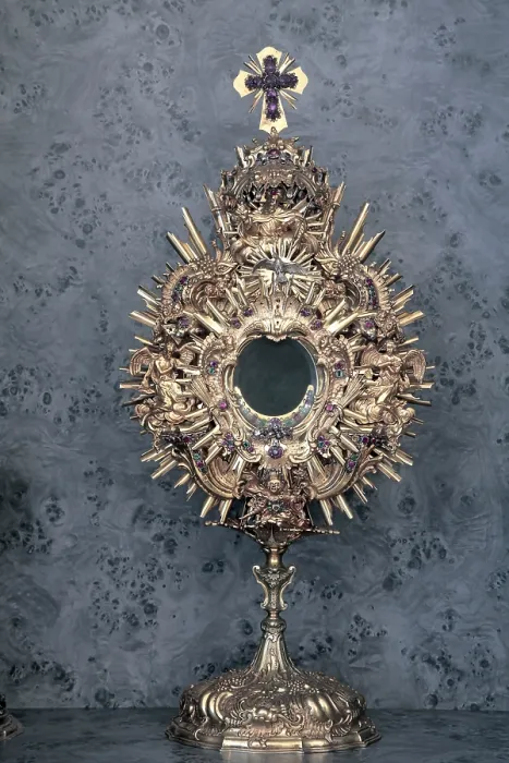 Framed Print : Golden Monstrance Print Framed Print : Golden Monstrance Print