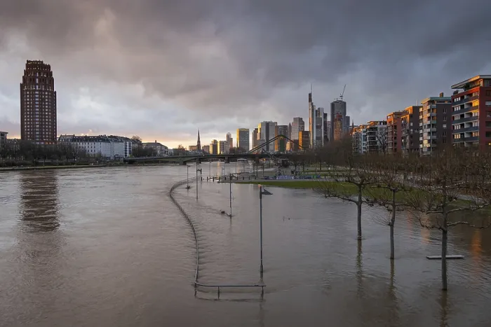 Framed Print : After persistent rainfall, Frankfurt flooding - Print Framed Print : After persistent rainfall, Frankfurt flooding - Print