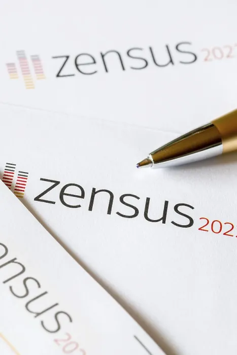 Framed Print : ImageBROKER Print: Census 2022 Questionnaire Framed Print : ImageBROKER Print: Census 2022 Questionnaire