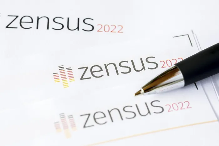 Framed Print : ImageBROKER Print: Census 2022 Questionnaire Framed Print : ImageBROKER Print: Census 2022 Questionnaire