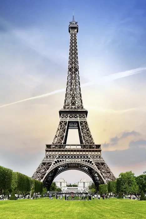 Framed Print : Print of the Eiffel Tower in Paris Framed Print : Print of the Eiffel Tower in Paris