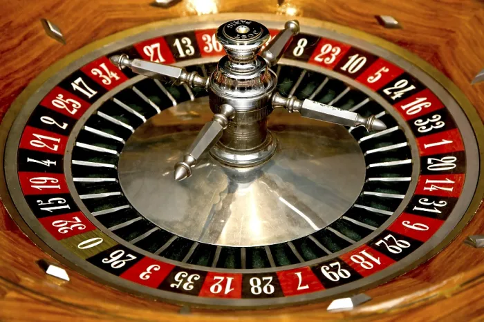 Framed Print : Roulette Wheel Print from imageBROKER Framed Print : Roulette Wheel Print from imageBROKER