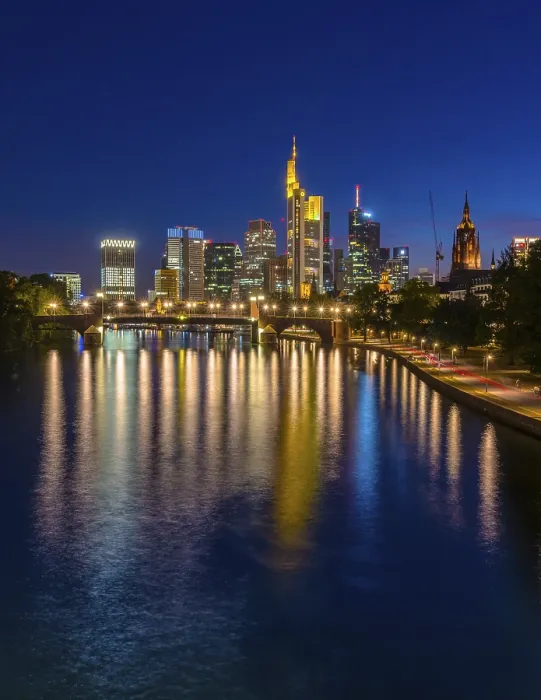 Framed Print : Frankfurt am Main Skyline Print with Reflection Framed Print : Frankfurt am Main Skyline Print with Reflection