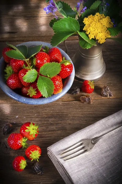 Framed Print : Strawberries Print by imageBROKER Framed Print : Strawberries Print by imageBROKER