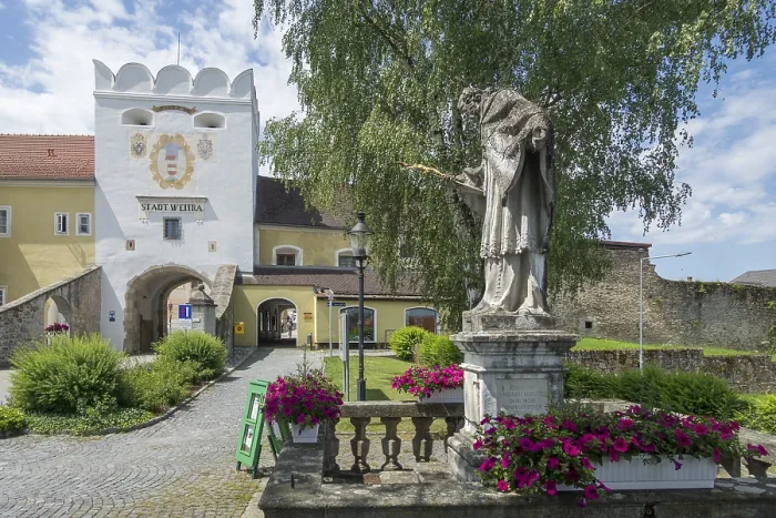 Framed Print : Upper Gate and Statue Print, Weitra, Austria Framed Print : Upper Gate and Statue Print, Weitra, Austria