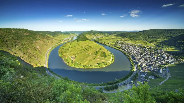 Framed Print : View of the Moselle loop, Bremm Print, Germany Framed Print : View of the Moselle loop, Bremm Print, Germany