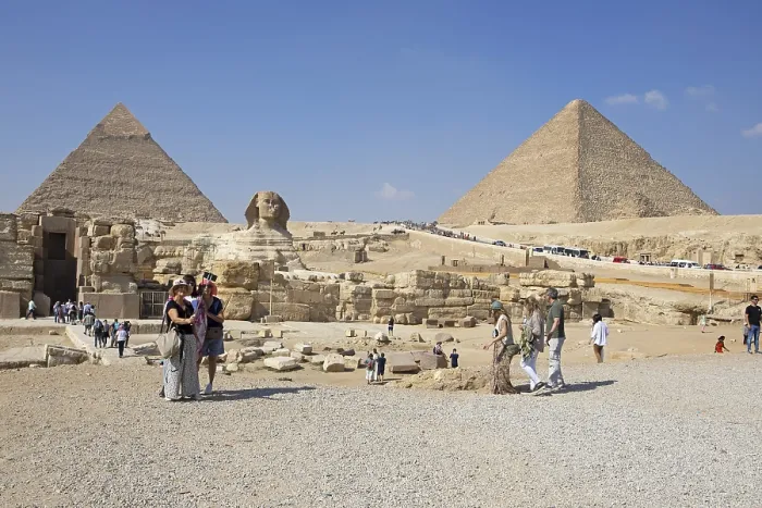 Framed Print : Visitors at the Sphinx and the Pyramids Print, Giza, Cairo Framed Print : Visitors at the Sphinx and the Pyramids Print, Giza, Cairo
