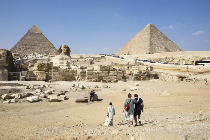 Framed Print : Visitors at the Sphinx and Pyramids Print, Giza, Cairo Framed Print : Visitors at the Sphinx and Pyramids Print, Giza, Cairo