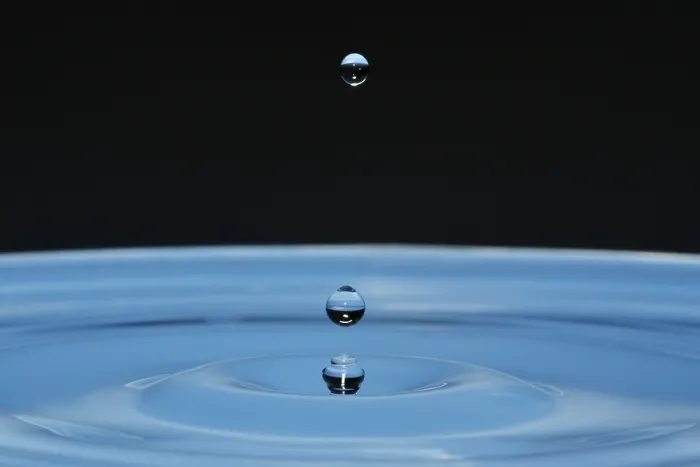 Framed Print : Water Drops Print - ImageBROKER Framed Print : Water Drops Print - ImageBROKER