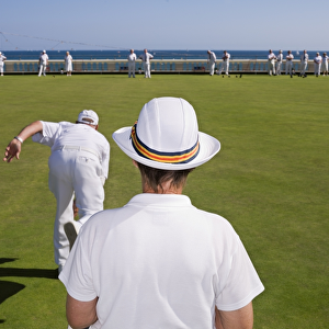 Sports venues Tote Bag Collection: Lawn bowls and bowling greens