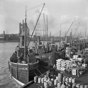 Prints of Towns and Cities of England - Streets, Skylines and Urban Life: Great Yarmouth