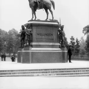 Print of the Duke of Wellington Statue in London Print of the Duke of Wellington Statue in London