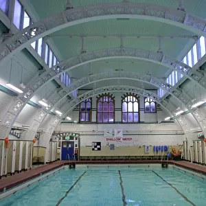 Sports venues Tote Bag Collection: Public baths and swimming pools